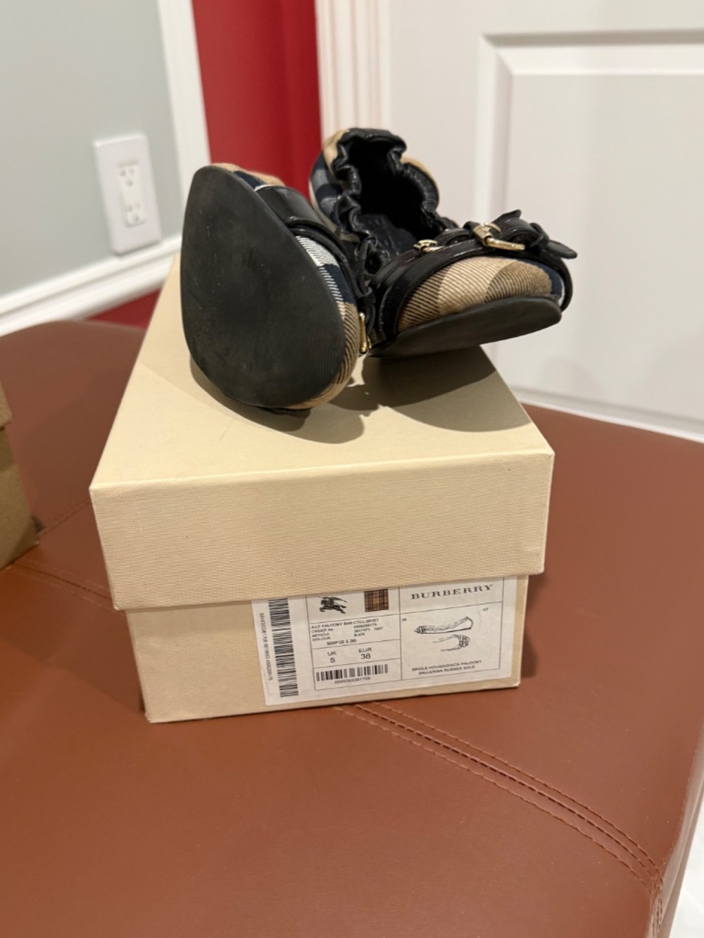 Burberry Flats - Picture 3 of 3